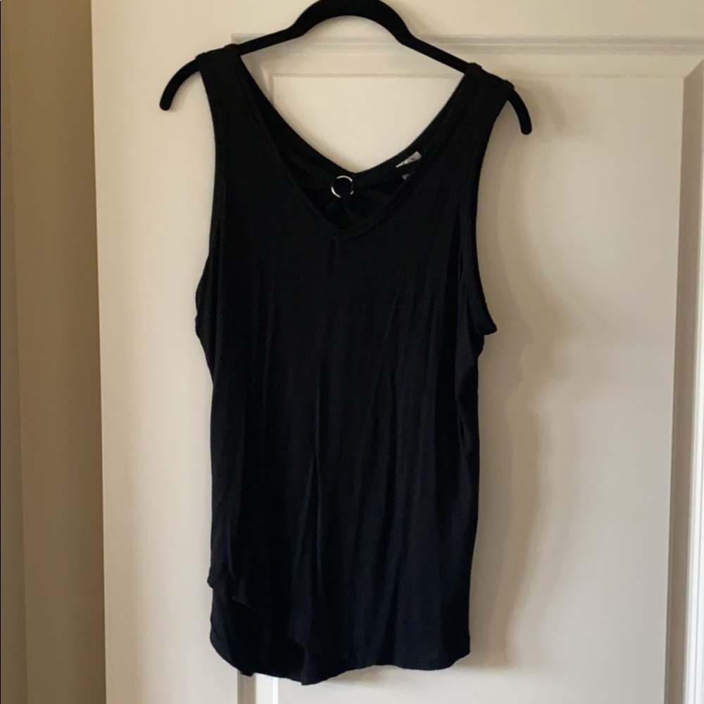 Blank Tank Top With Neckline Detail, Sz L EUC